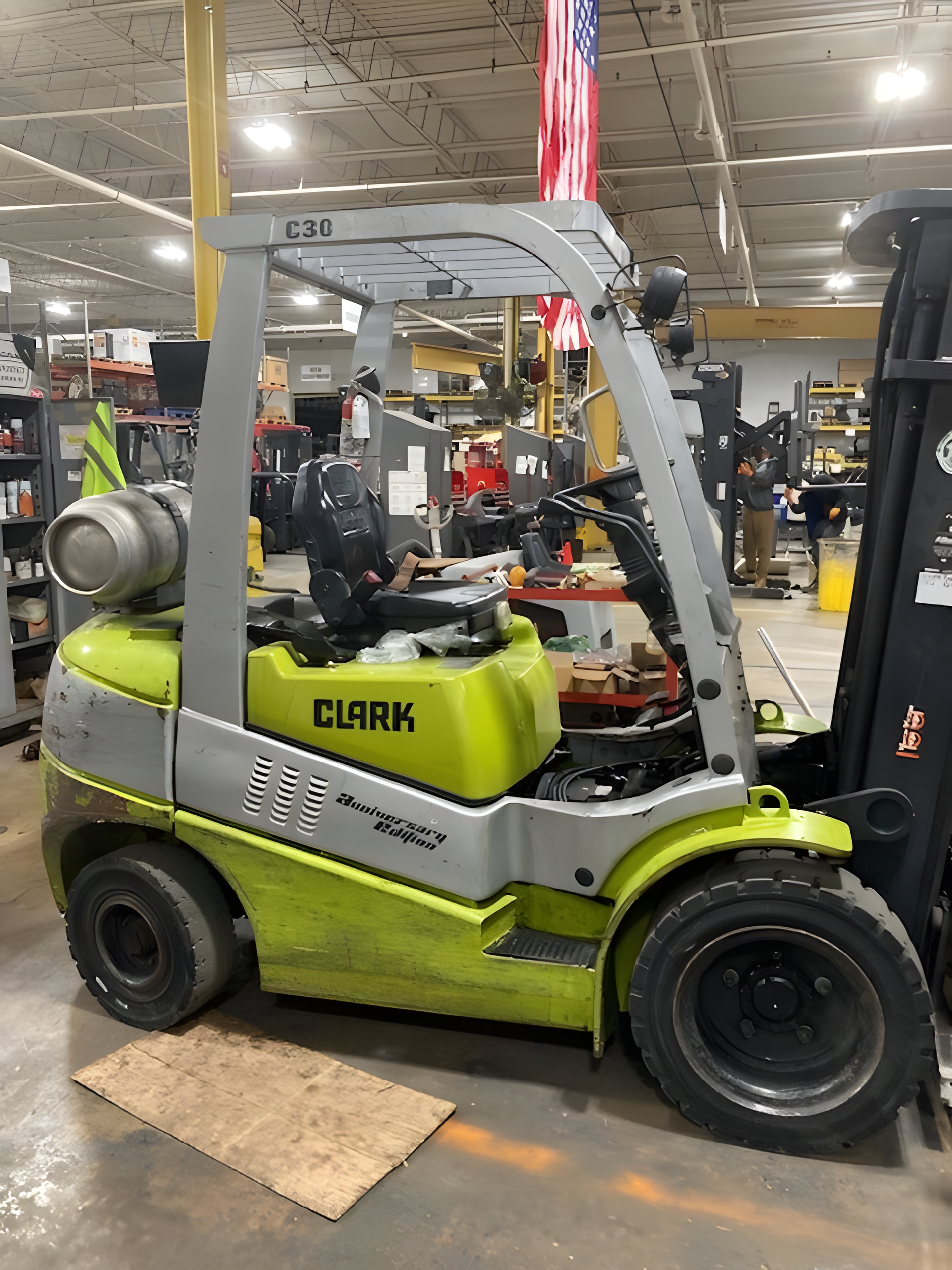 2016 Clark C30L