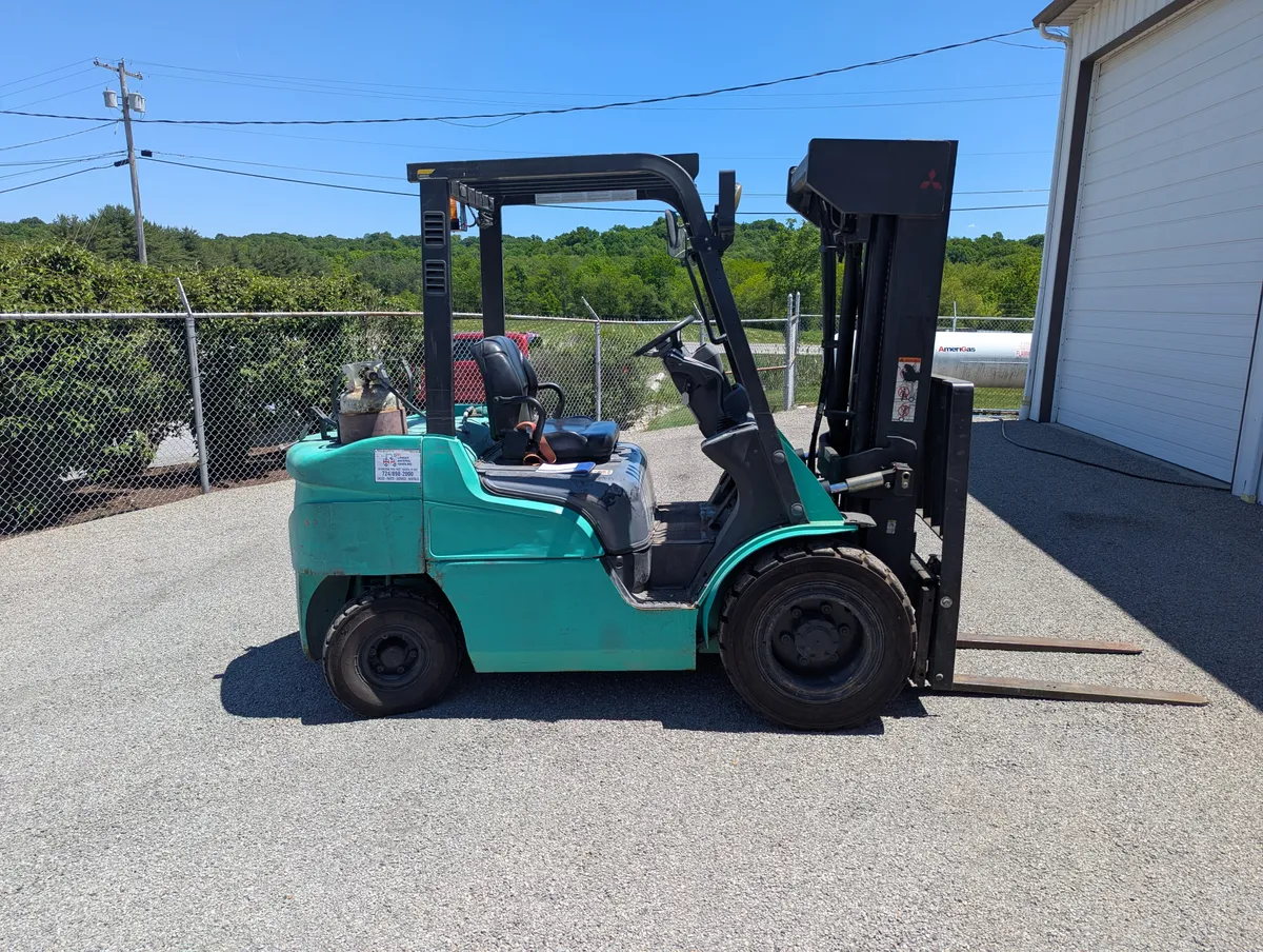 2014 Mitsubishi FG30