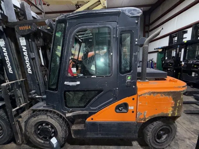 2021 Doosan D35S-7